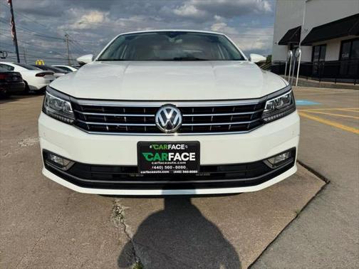 2017 Volkswagen Passat 1.8T SEL Premium