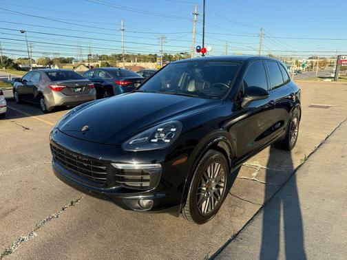 2017 Porsche Cayenne Platinum Edition