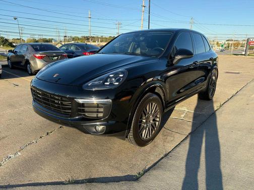 2017 Porsche Cayenne Platinum Edition