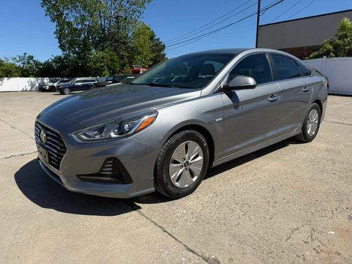 Blue 2018 Hyundai SONATA Hybrid SE