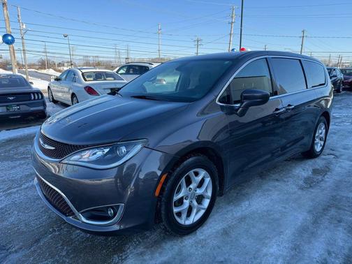 2018 Chrysler Pacifica Touring Plus