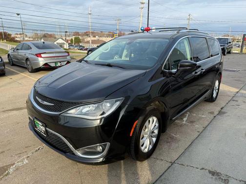 2018 Chrysler Pacifica Touring-L
