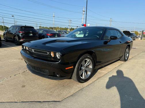 2016 Dodge Challenger SXT