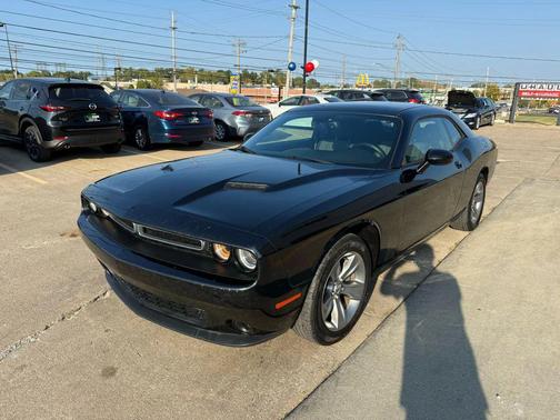2016 Dodge Challenger SXT