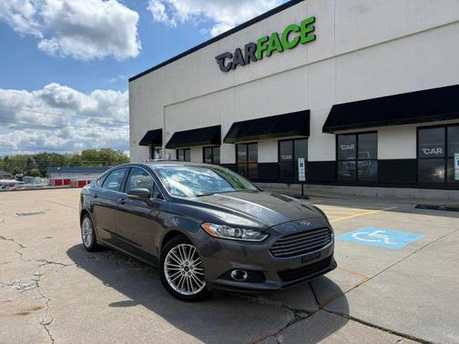 Gray 2016 Ford Fusion SE
