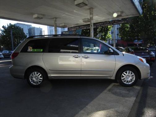 2005 Toyota Sienna LE