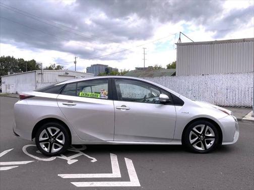 2016 Toyota Prius Four Touring