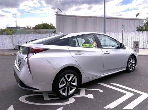 2016 Toyota Prius Four Touring