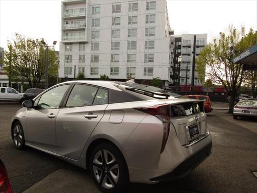 2016 Toyota Prius Four Touring
