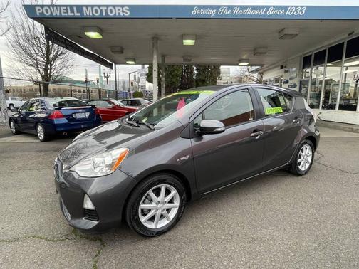 2014 Toyota Prius c Three