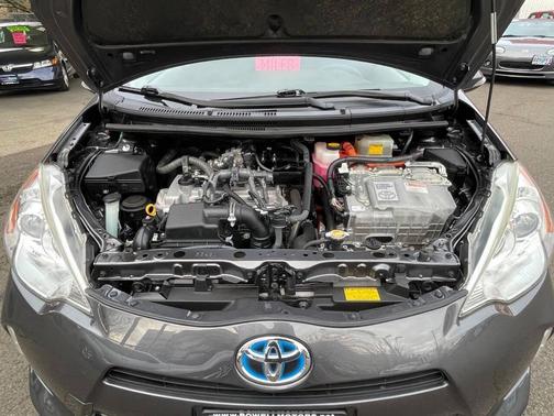 2014 Toyota Prius c Three