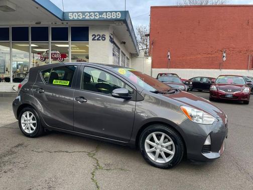 2014 Toyota Prius c Three