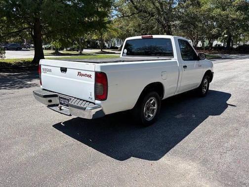 2000 Nissan Frontier XE