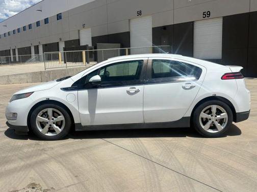 White 2014 Chevrolet Volt Base