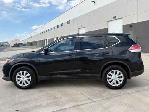 Magnetic Black 2016 Nissan Rogue S
