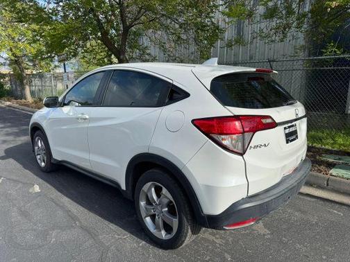 White 2022 Honda HR-V LX