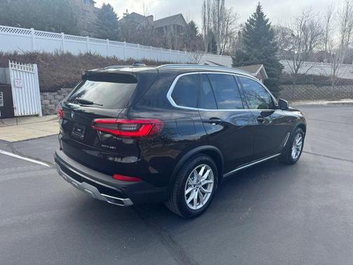 Black 2019 BMW X5 xDrive40i