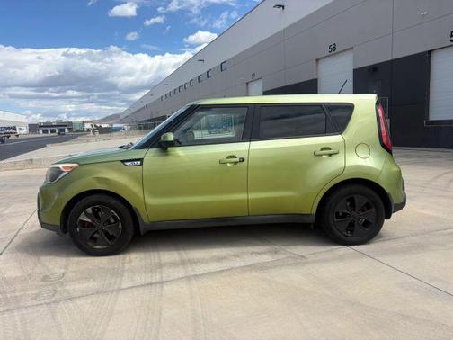 Green 2015 Kia Soul Base