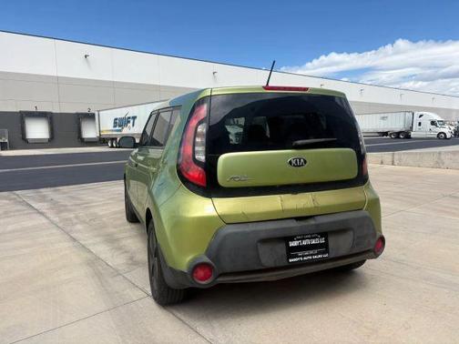 Green 2015 Kia Soul Base