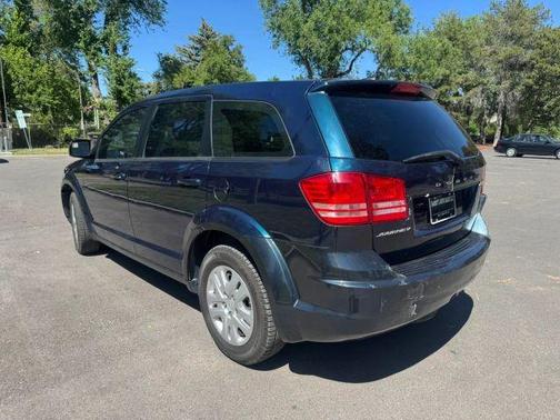 Blue 2015 Dodge Journey SE