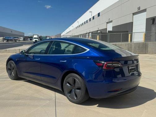 Blue 2019 Tesla Model 3 Long Range
