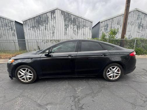 Gray 2013 Ford Fusion SE