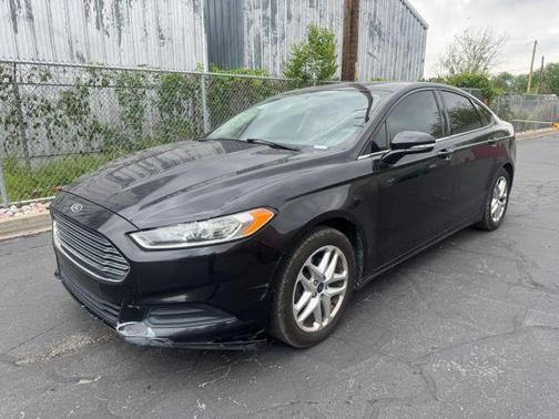 Gray 2013 Ford Fusion SE