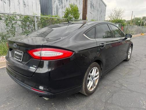 Gray 2013 Ford Fusion SE