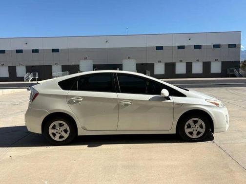White 2010 Toyota Prius III