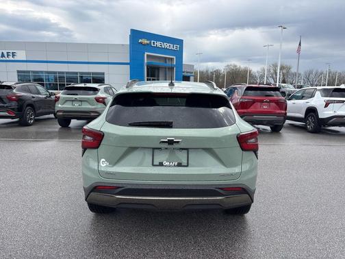 Cacti Green 2026 Chevrolet Trax FWD ACTIV