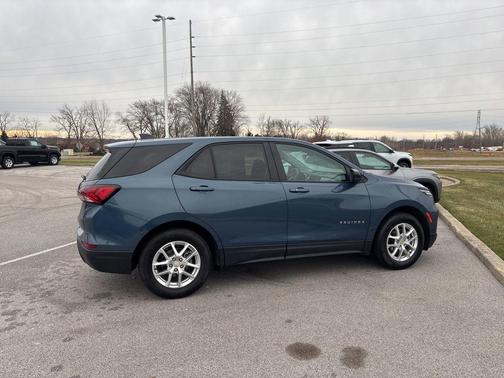 2024 Chevrolet Equinox LS