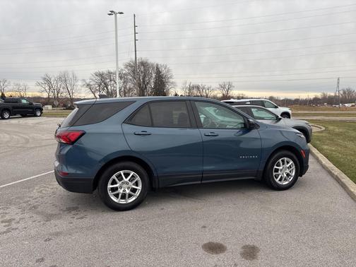 2024 Chevrolet Equinox LS