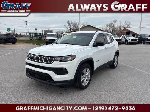 Bright White Clearcoat 2022 Jeep Compass Latitude