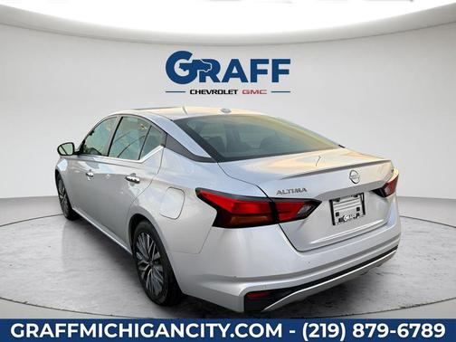 Brilliant Silver Metallic 2024 Nissan Altima 2.5 SV