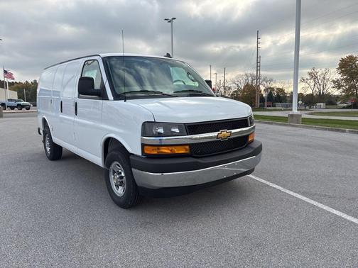 2025 Chevrolet Express 2500 RWD 2500 Regular Wheelbase WT