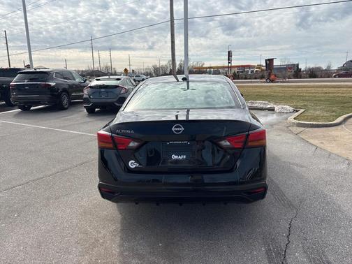 2025 Nissan Altima 2.5 SV