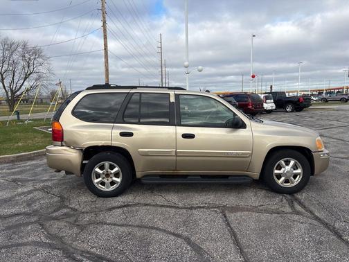 Sand Beige Metallic 2005 GMC Envoy SLE