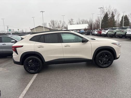 White Sands 2026 Chevrolet Trax FWD ACTIV