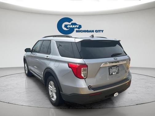 ICONIC SILVER METALLIC 2024 Ford Explorer XLT