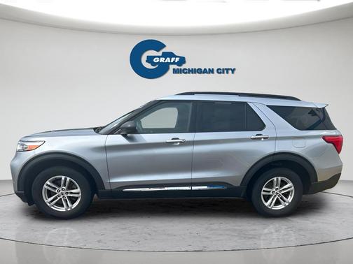 ICONIC SILVER METALLIC 2024 Ford Explorer XLT