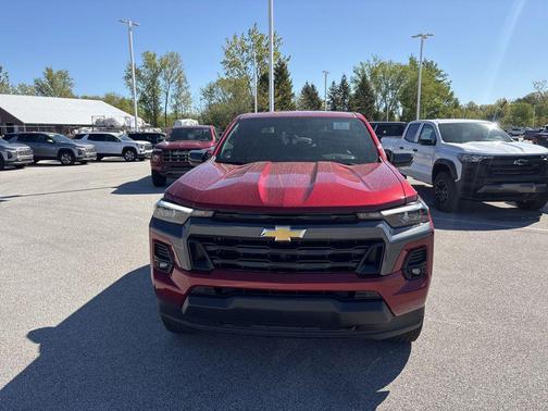 Radiant Red Tintcoat 2026 Chevrolet Colorado LT