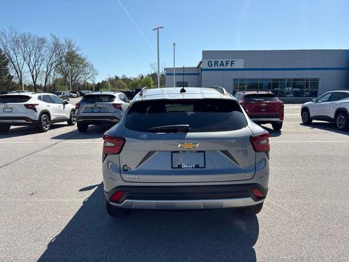 Sterling Gray Metallic 2026 Chevrolet Trax LT