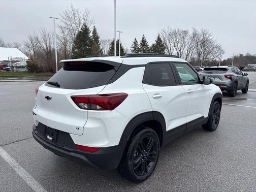 Summit White 2026 Chevrolet Trailblazer LT