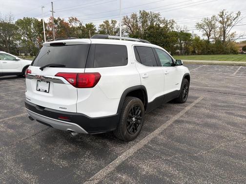 2019 GMC Acadia SLT-1