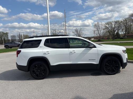 Summit White 2023 GMC Acadia AWD SLT