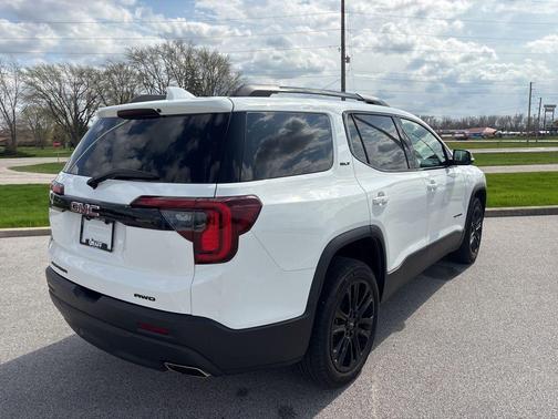 Summit White 2023 GMC Acadia AWD SLT