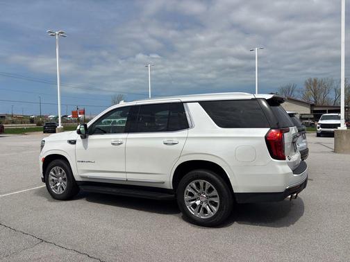 White Frost Tricoat 2021 GMC Yukon Denali