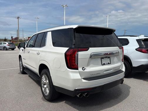 White Frost Tricoat 2021 GMC Yukon Denali