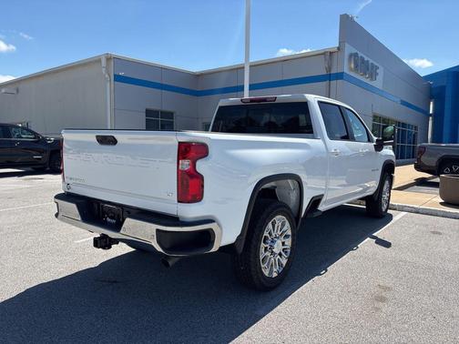 Summit White 2026 Chevrolet Silverado 2500 LT