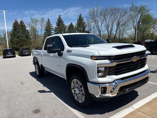 Summit White 2026 Chevrolet Silverado 2500 LT